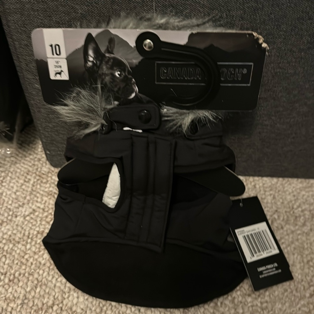 Canada Pooch Everest Explorer Premium Faux Down Insulated Dog Jacket NWT. Size10